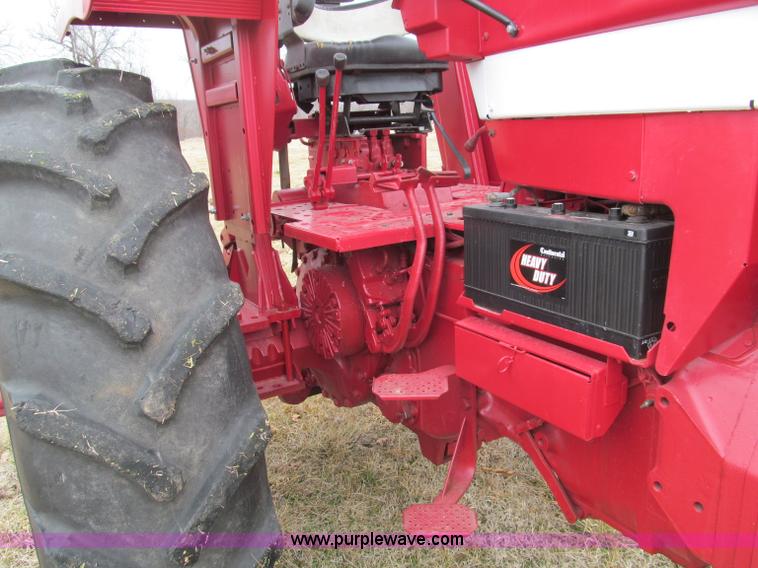image for item F4695 1975 International 1066 tractor