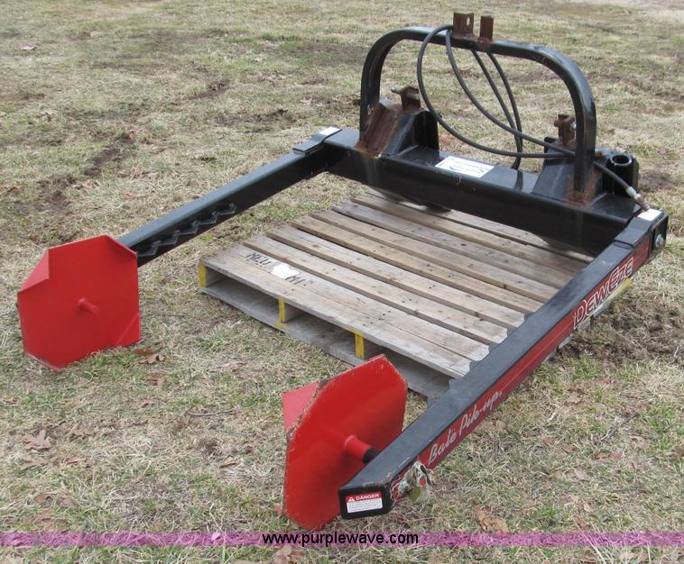 image for item F4698 DewEze 165QA bale hugger