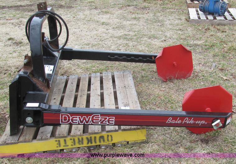 image for item F4698 DewEze 165QA bale hugger