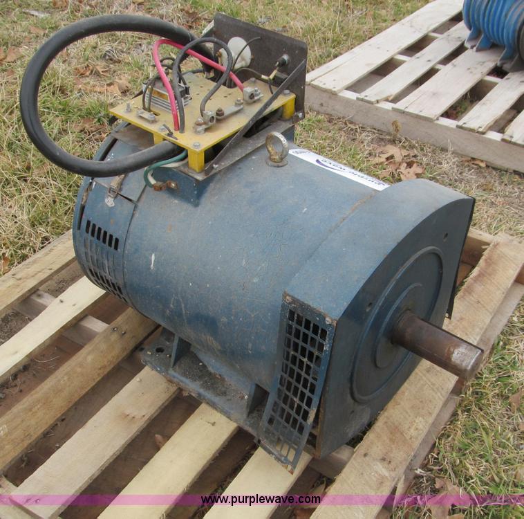 image for item F4700 AC synchronous generator