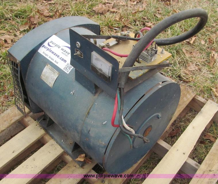 image for item F4700 AC synchronous generator