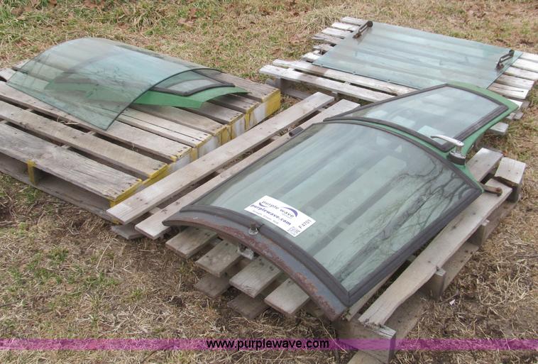 image for item F4701 Door and assorted glass for John Deere 4430