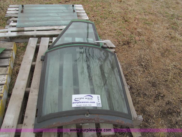 image for item F4701 Door and assorted glass for John Deere 4430