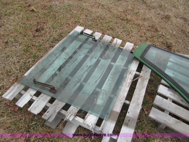 image for item F4701 Door and assorted glass for John Deere 4430
