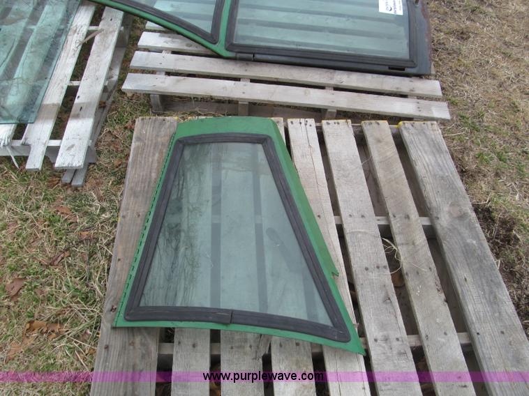 image for item F4701 Door and assorted glass for John Deere 4430