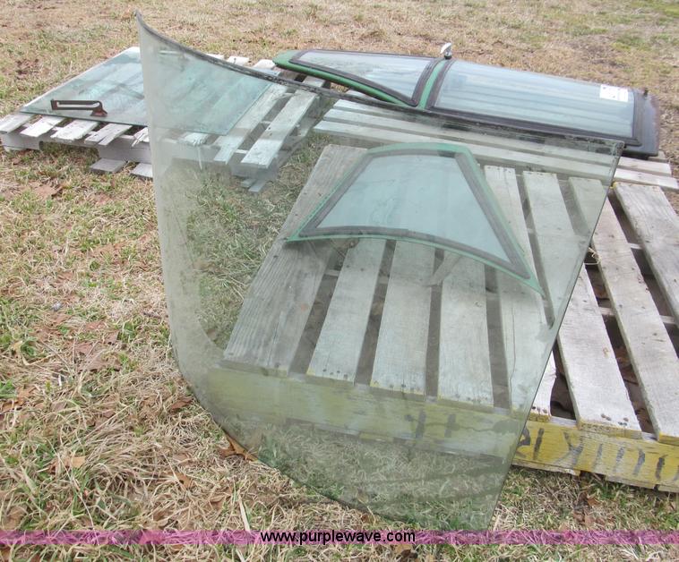 image for item F4701 Door and assorted glass for John Deere 4430