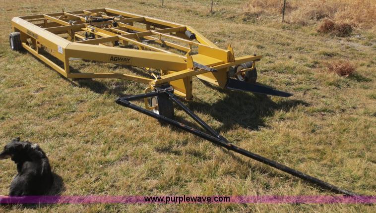image for item F6584 Agway AC1000 bale accumulator