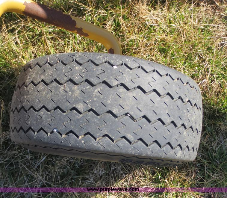 image for item F6584 Agway AC1000 bale accumulator