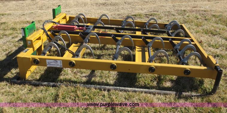 image for item F6585 Agway AC1000G bale grapple