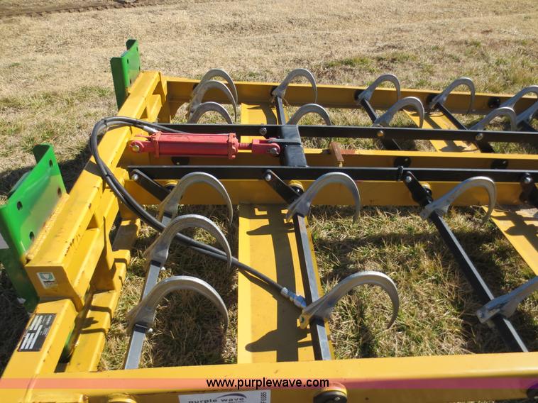 image for item F6585 Agway AC1000G bale grapple