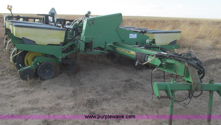 image for item G5623 John Deere 1770 conservation planter