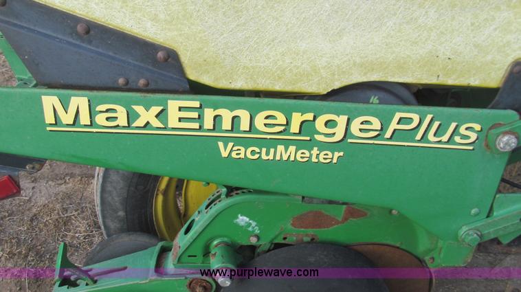 image for item G5623 John Deere 1770 conservation planter