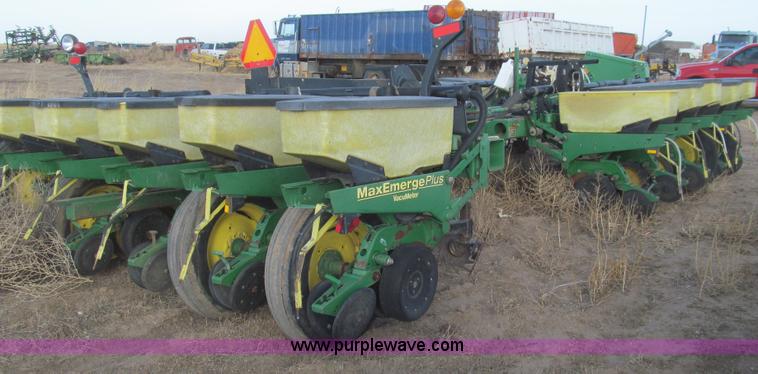 image for item G5623 John Deere 1770 conservation planter
