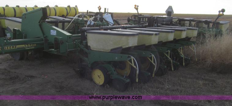 image for item G5623 John Deere 1770 conservation planter