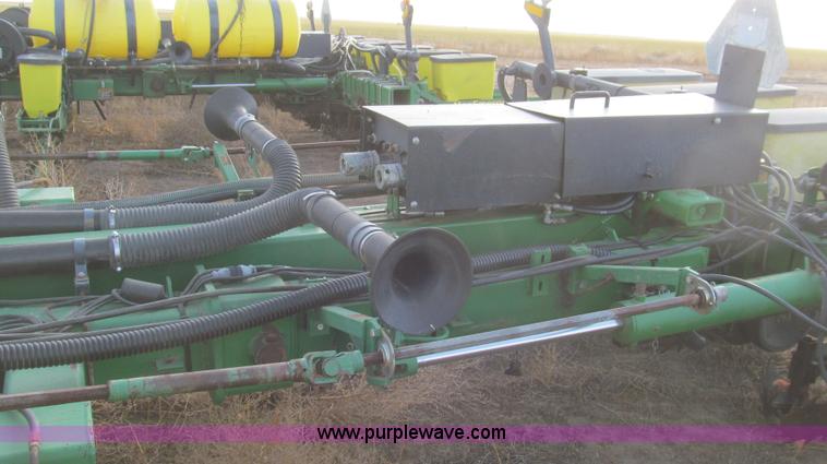 image for item G5623 John Deere 1770 conservation planter