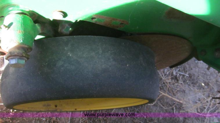 image for item G5623 John Deere 1770 conservation planter