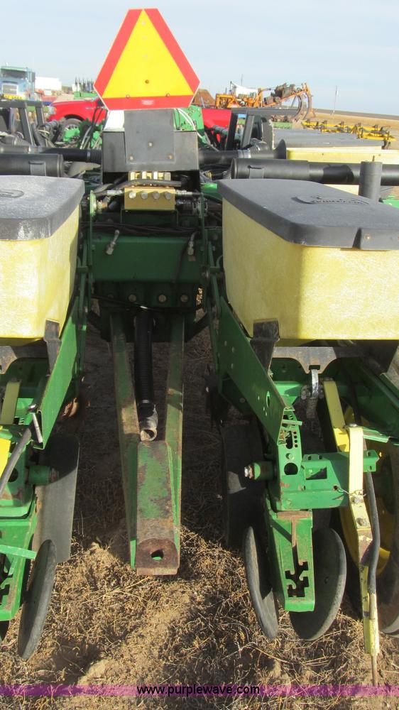 image for item G5623 John Deere 1770 conservation planter