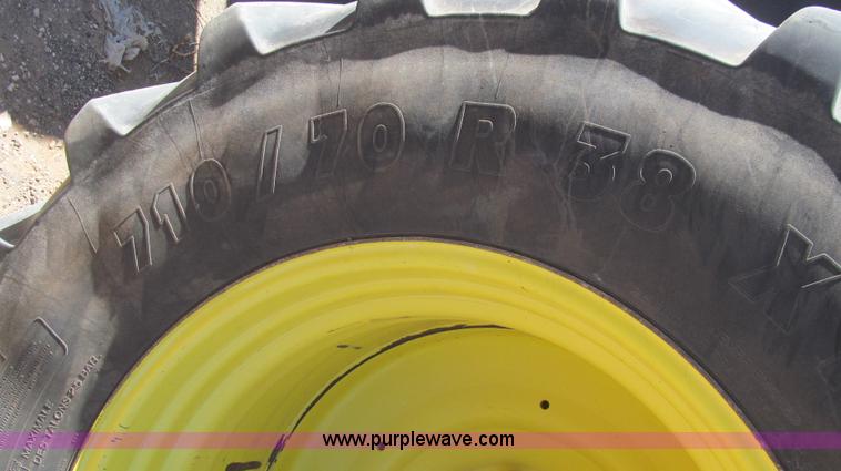 image for item G5634 2002 John Deere 9520 tractor