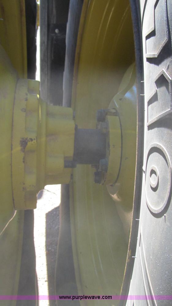 image for item G5634 2002 John Deere 9520 tractor