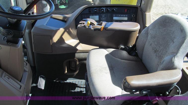 image for item G5634 2002 John Deere 9520 tractor