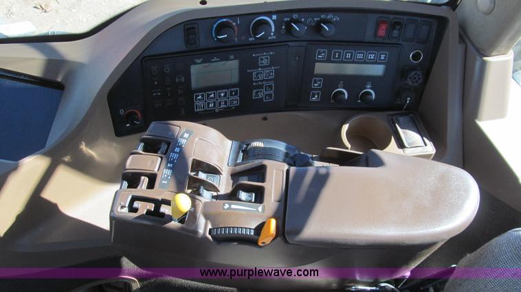 image for item G5634 2002 John Deere 9520 tractor