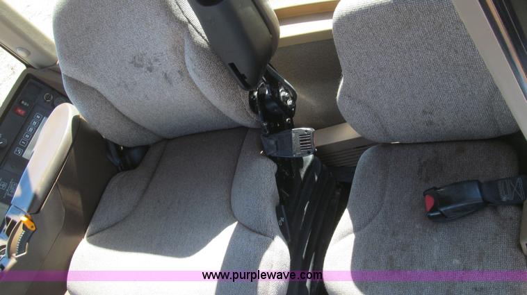 image for item G5635 2007 John Deere 9620 tractor