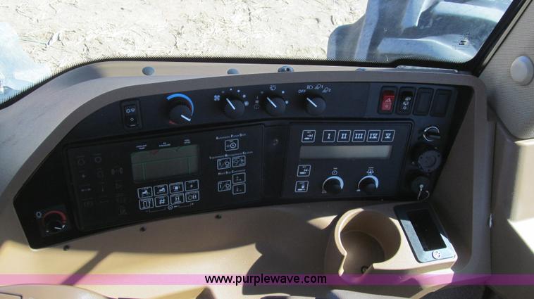 image for item G5635 2007 John Deere 9620 tractor