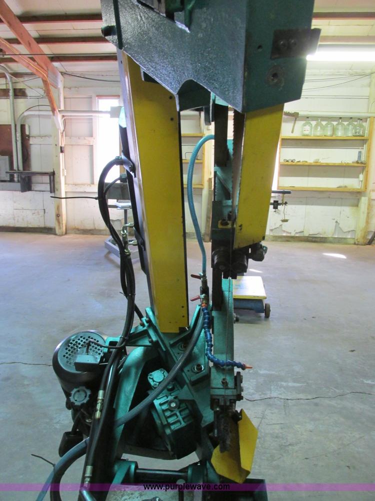 image for item Y9563 Grizzly industrial band saw