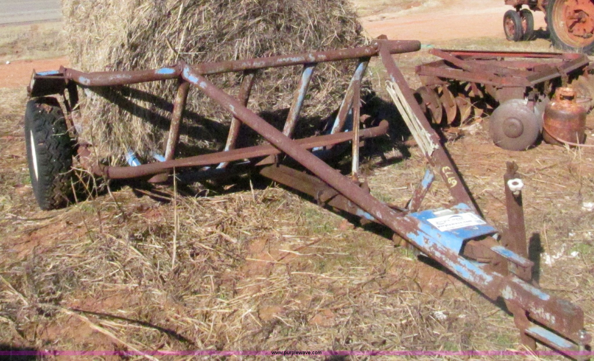 Priefert round bale hay buggy in Ringling, OK Item E7527 sold