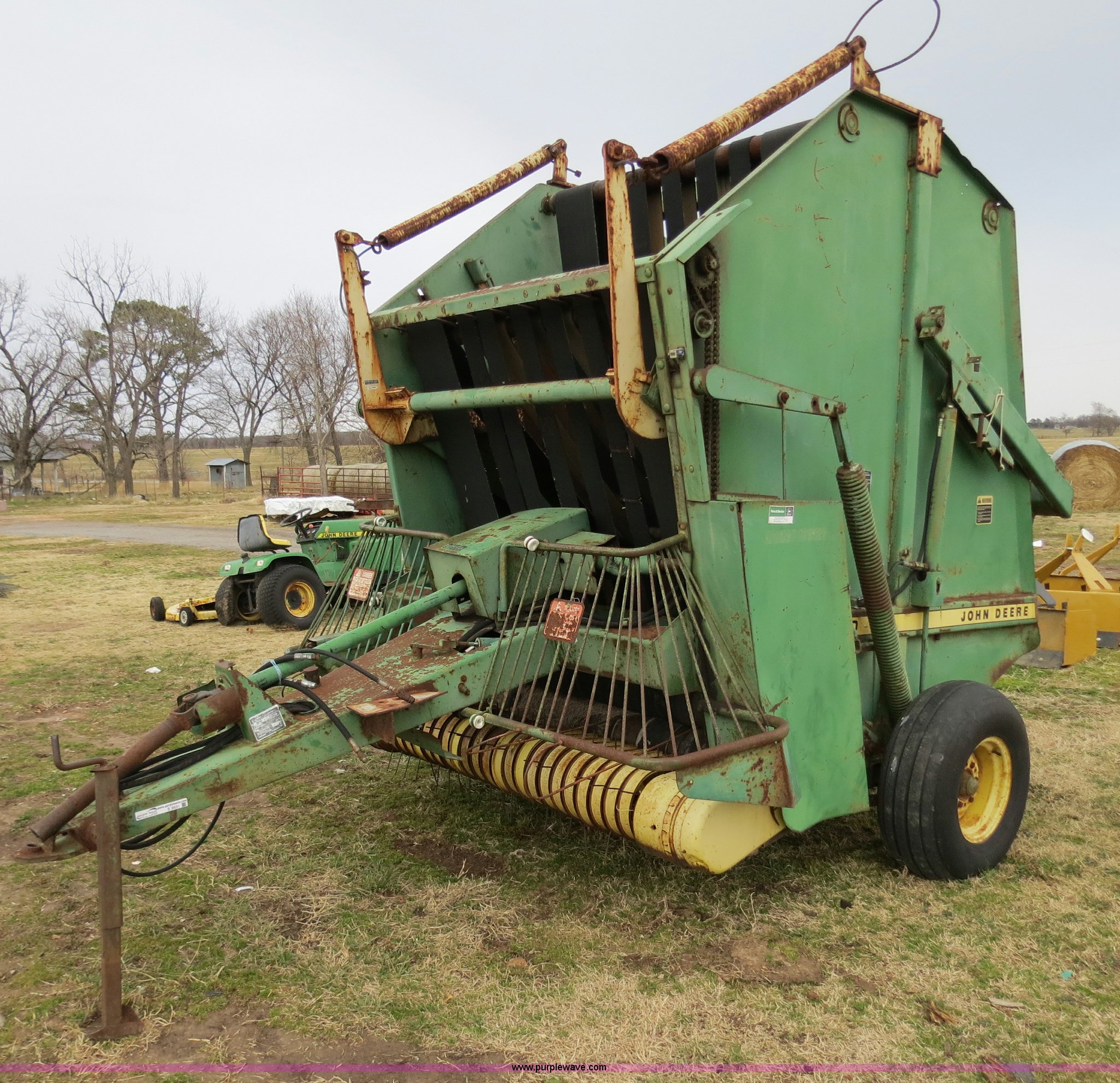 John Deere 510 round baler in Gravette, AR Item S9531 sold Purple Wave