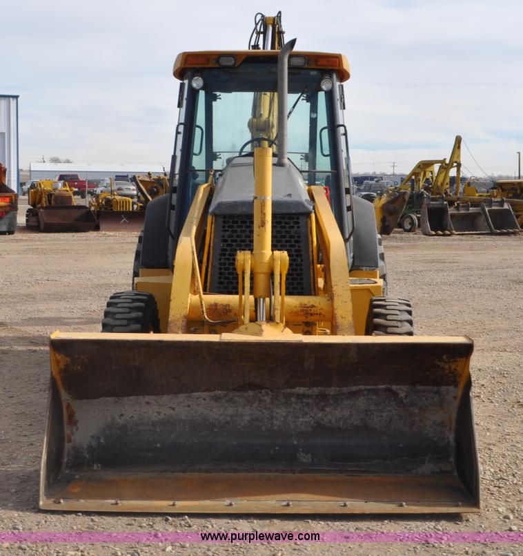 image for item C3313 2002 John Deere 410G backhoe extendahoe