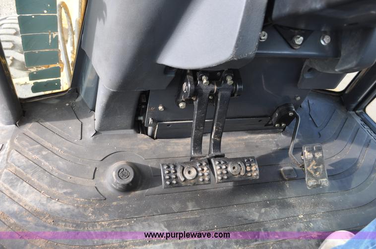 image for item C3313 2002 John Deere 410G backhoe extendahoe