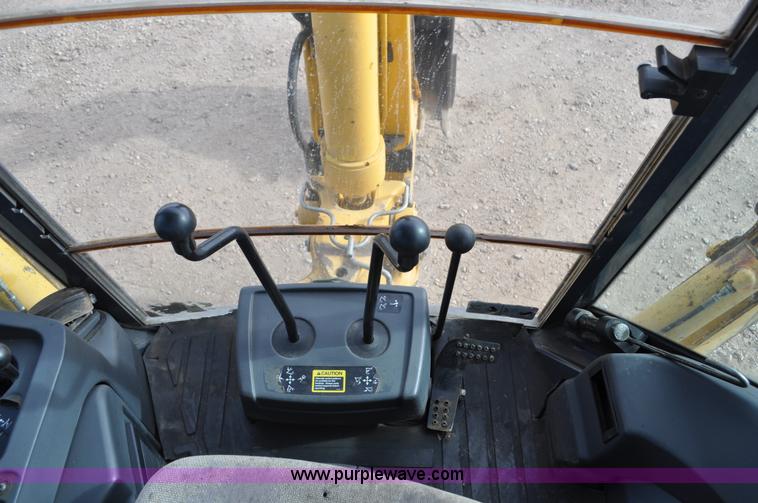 image for item C3313 2002 John Deere 410G backhoe extendahoe