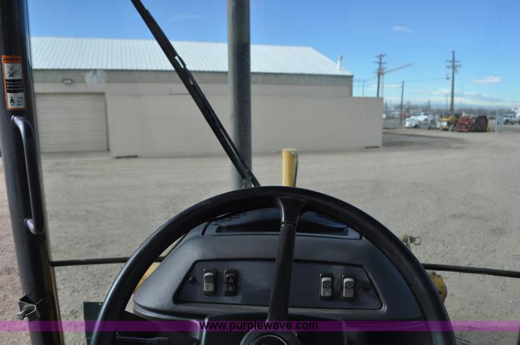 image for item C3313 2002 John Deere 410G backhoe extendahoe