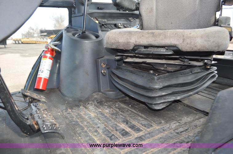 image for item C3313 2002 John Deere 410G backhoe extendahoe