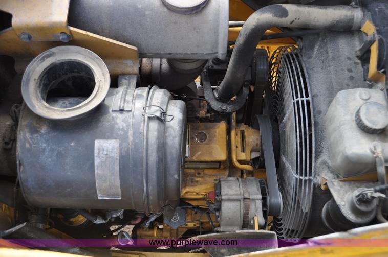 image for item C3313 2002 John Deere 410G backhoe extendahoe