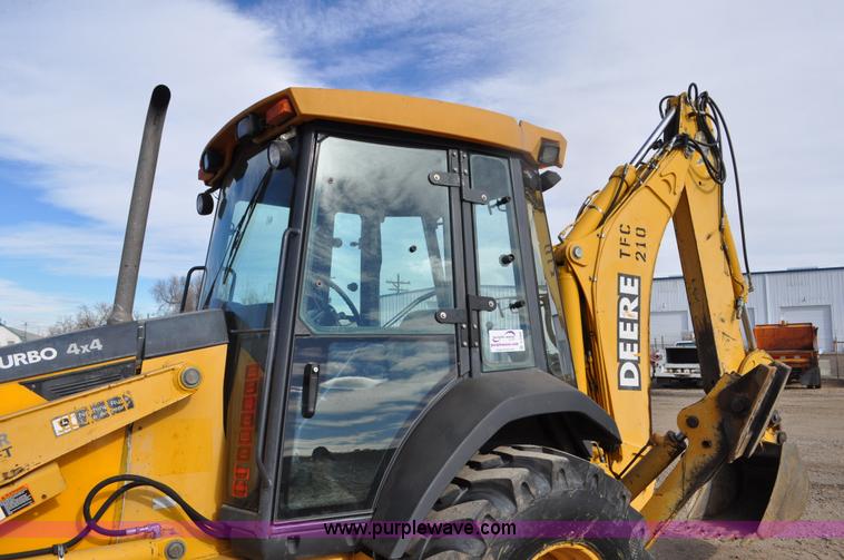image for item C3313 2002 John Deere 410G backhoe extendahoe