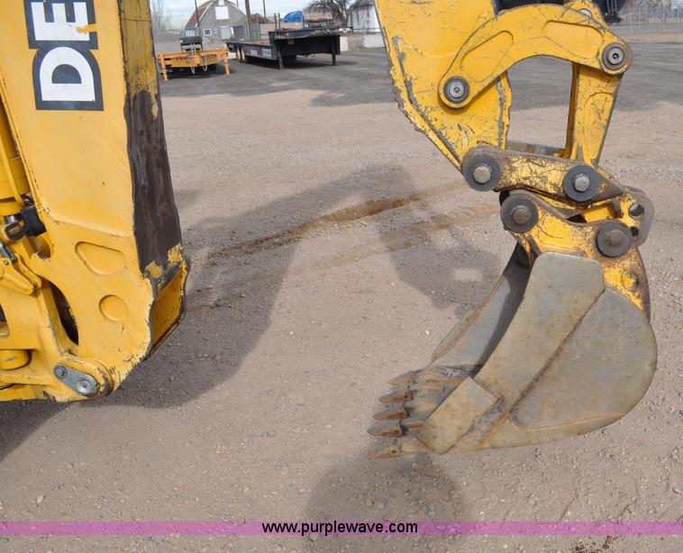 image for item C3313 2002 John Deere 410G backhoe extendahoe