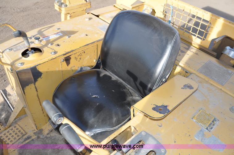 image for item C3315 1991 Caterpillar D4H Series II dozer
