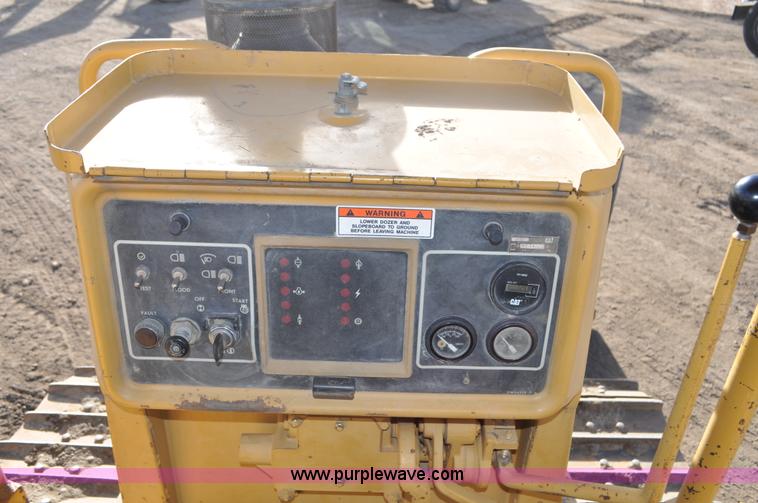 image for item C3315 1991 Caterpillar D4H Series II dozer