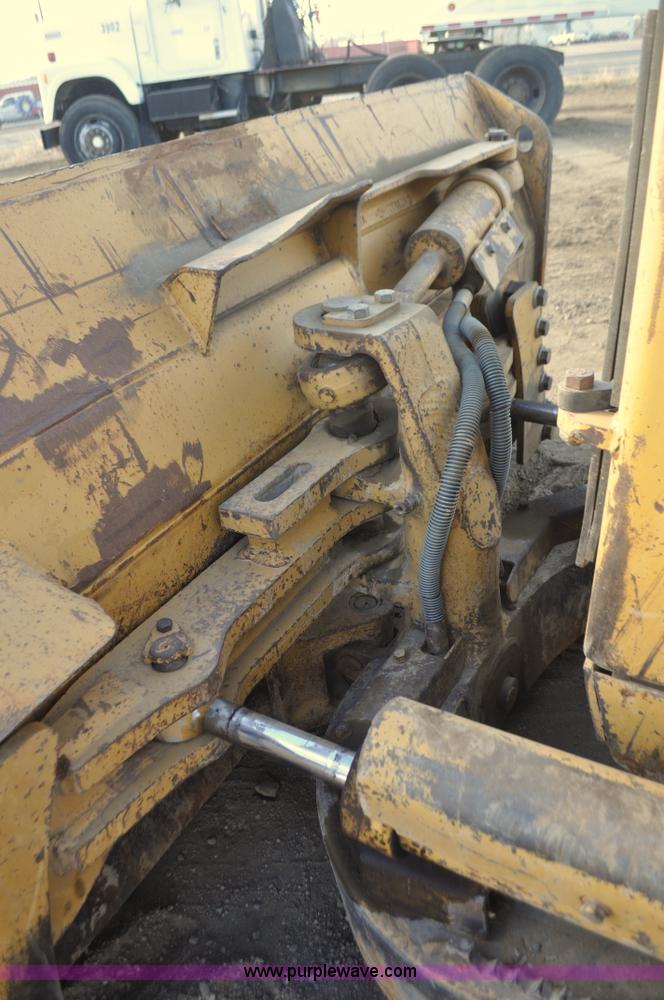 image for item C3315 1991 Caterpillar D4H Series II dozer