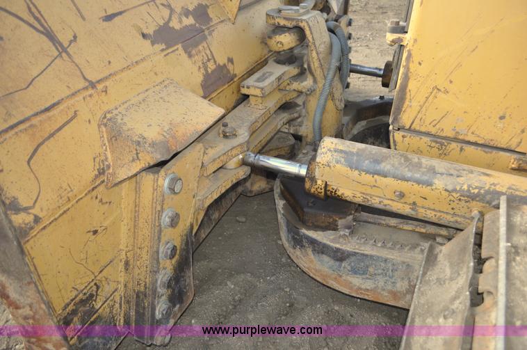 image for item C3315 1991 Caterpillar D4H Series II dozer