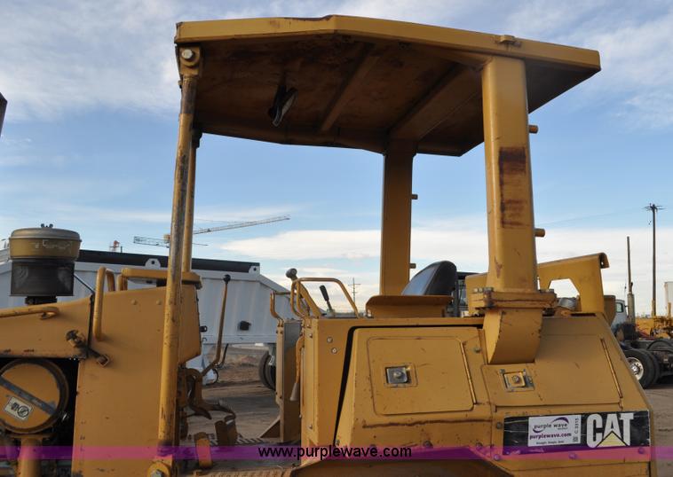 image for item C3315 1991 Caterpillar D4H Series II dozer