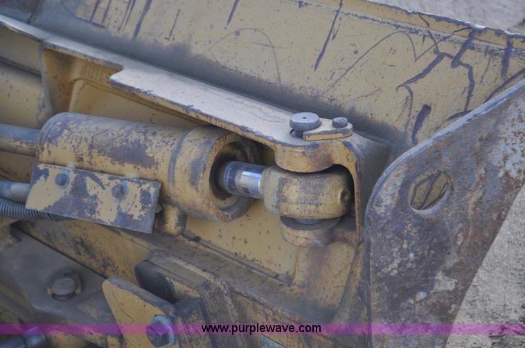 image for item C3315 1991 Caterpillar D4H Series II dozer