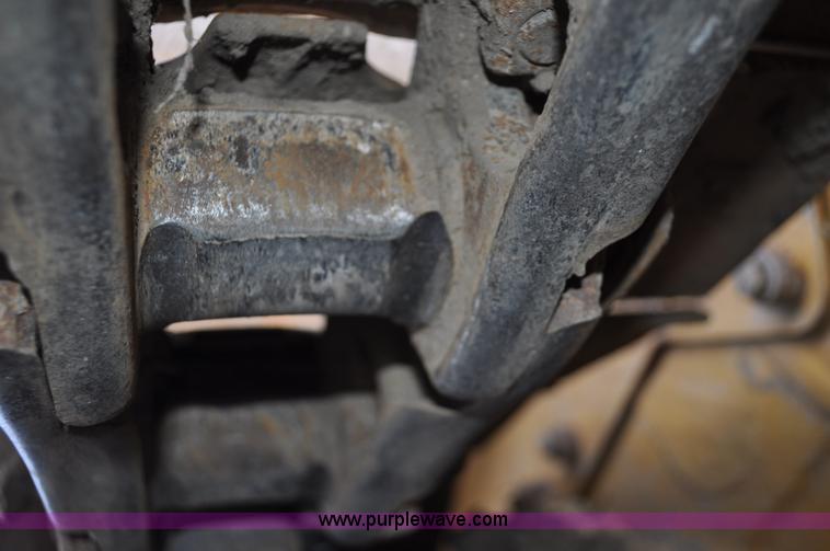 image for item C3315 1991 Caterpillar D4H Series II dozer