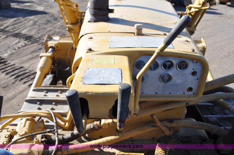 image for item C3395 1959 Caterpillar D8H dozer