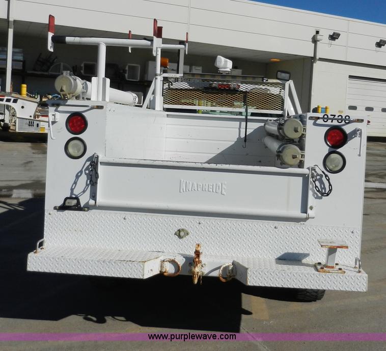 image for item A3906 2003 Chevrolet Silverado 2500HD utility truck