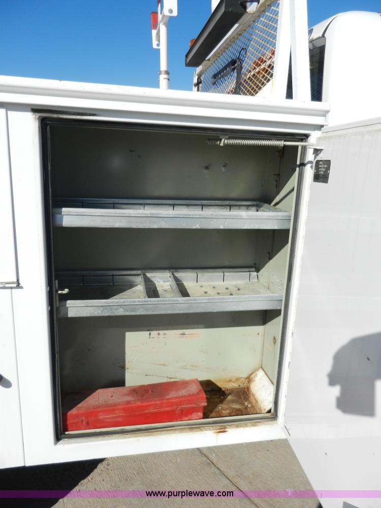 image for item A3906 2003 Chevrolet Silverado 2500HD utility truck