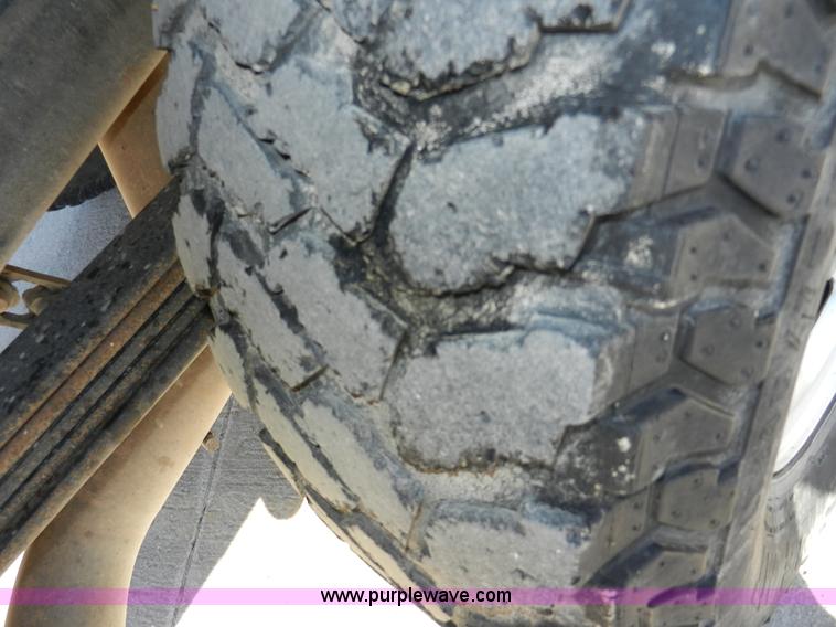 image for item A3906 2003 Chevrolet Silverado 2500HD utility truck