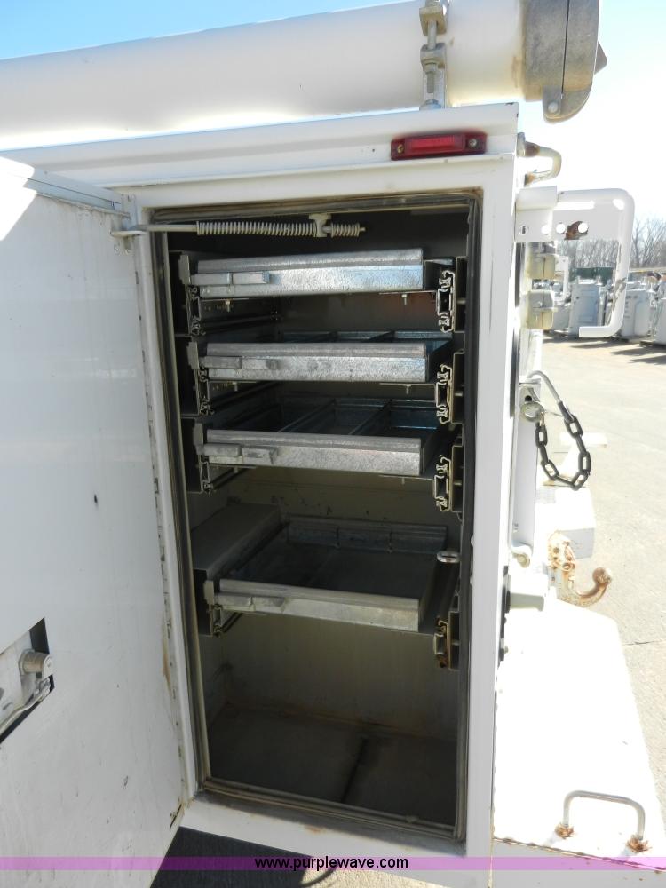 image for item A3906 2003 Chevrolet Silverado 2500HD utility truck